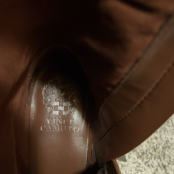 Vince Camuto brown colored boots. Excellent condition - Picture 5 of 7